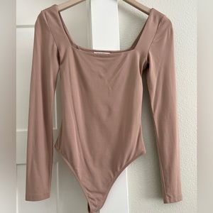 Aritzia Babaton Squareneck Bodysuit